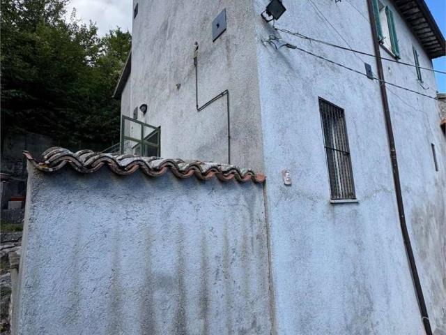 Villa Indipendente in vendita a Rasiglia, Foligno