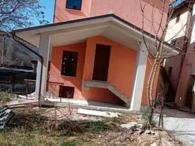 Villa Indipendente in vendita a Fosse, Foligno