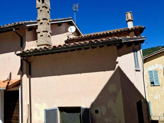 Villa Indipendente in vendita a Vionica, Foligno