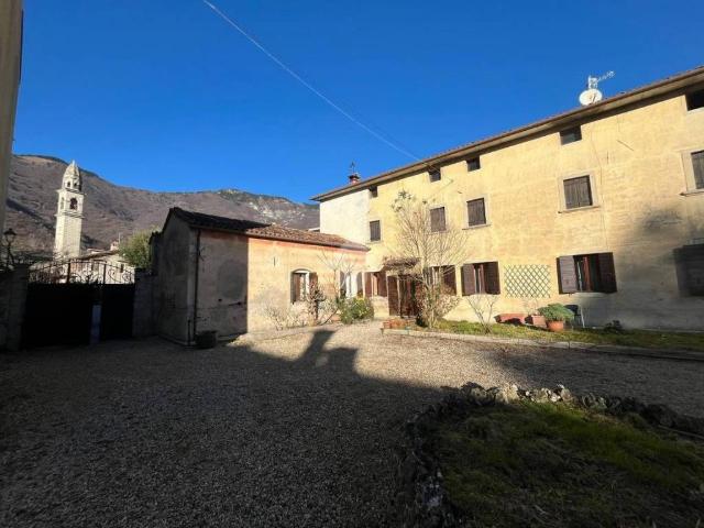 Villa Indipendente in vendita a Follina, Veneto
