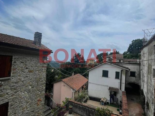 Villa Indipendente in vendita a Follo, Liguria