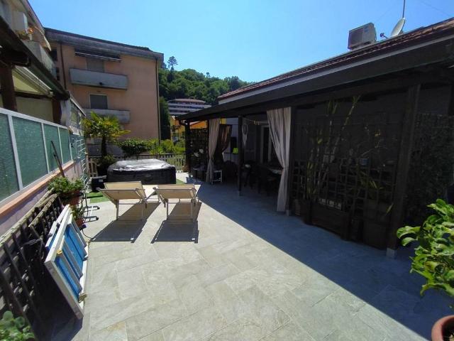 Villa Indipendente in vendita a Follo, Liguria