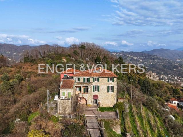 Villa Indipendente in vendita a Follo, Liguria
