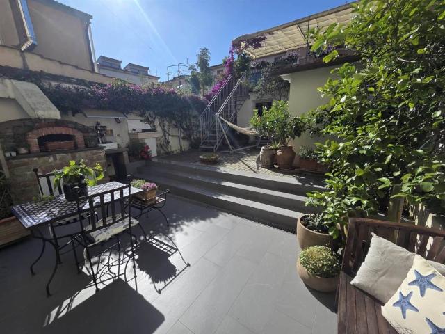 Villa Indipendente in vendita a Follonica, Toscana