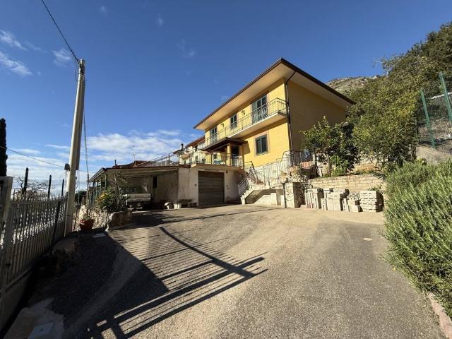 Villa Indipendente in vendita a Salto Di Fondi, Lazio