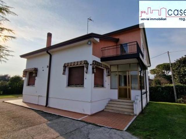 Villa Indipendente in vendita a Villadolt / Viladolt, Fontanafredda
