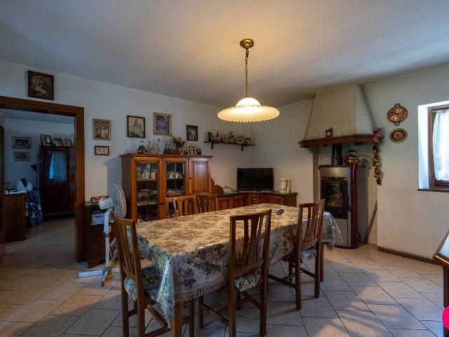 Villa Indipendente in vendita a Fontanafredda, Friuli-Venezia Giulia