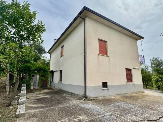 Villa Indipendente in vendita a Terre dell’Ufita, Fontanarosa