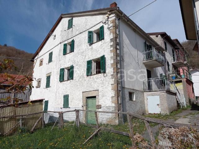 Villa Indipendente in vendita a Fontanigorda, Liguria