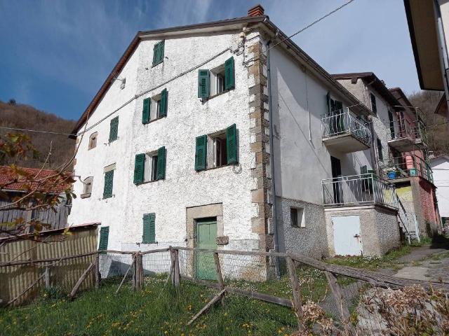 Villa Indipendente in vendita a Fontanigorda, Liguria