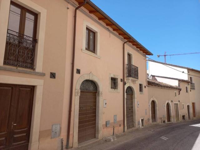 Villa Indipendente in vendita a Fontecchio, Abruzzo