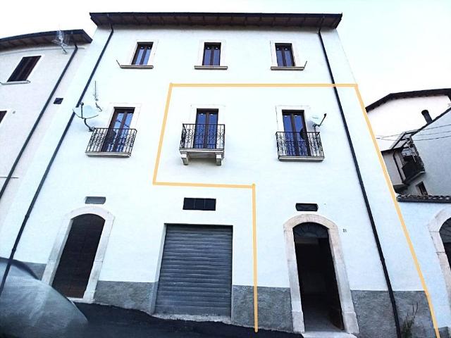 Villa Indipendente in vendita a Fontecchio, Abruzzo