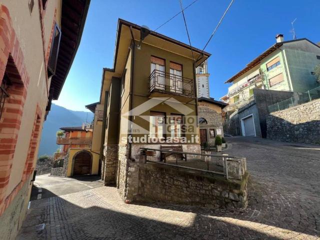 Villa Indipendente in vendita a Fonteno, Lombardia