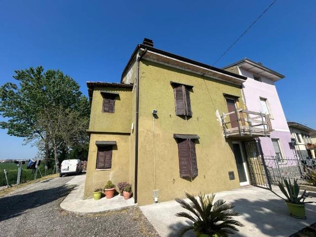 Villa Indipendente in vendita a Fontevivo, Reggio Emilia