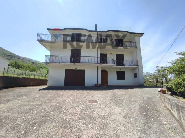 Villa Indipendente in vendita a Cagni, Forchia