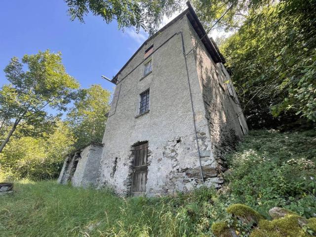Villa Indipendente in vendita a Forcola, Lombardia