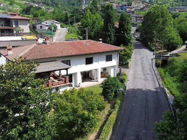 Villa Indipendente in vendita a Foresto Sparso, Lombardia