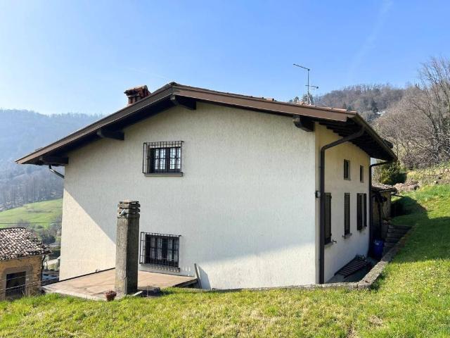 Villa Indipendente in vendita a Foresto Sparso, Lombardia