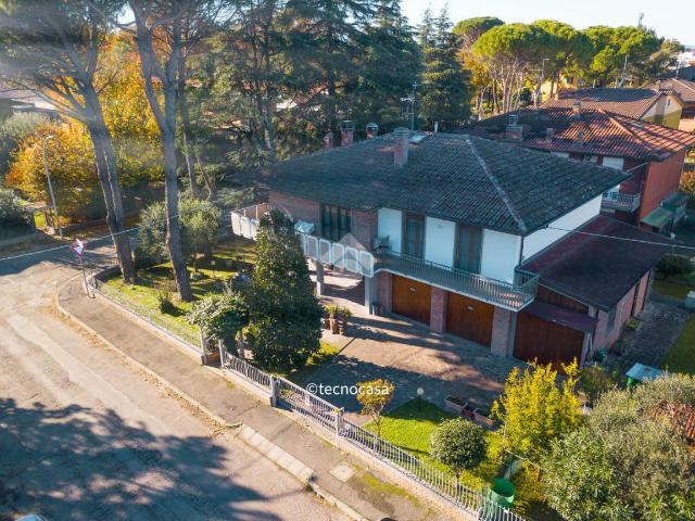 Villa Indipendente in vendita a Unione di Comuni della Romagna Forlivese, Quattro