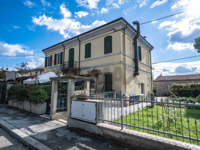 Villa Indipendente in vendita a Unione di Comuni della Romagna Forlivese, Quattro