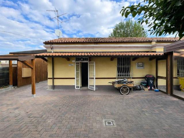 Villa Indipendente in vendita a Unione di Comuni della Romagna Forlivese, Quattro