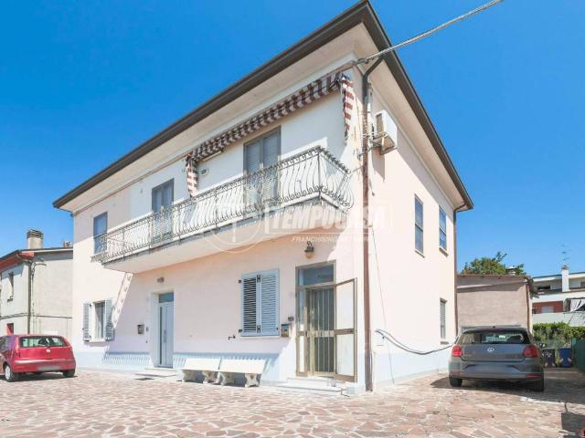 Villa Indipendente in vendita a Unione di Comuni della Romagna Forlivese, Quattro