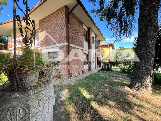 Villa Indipendente in vendita a Unione di Comuni della Romagna Forlivese, Quattro