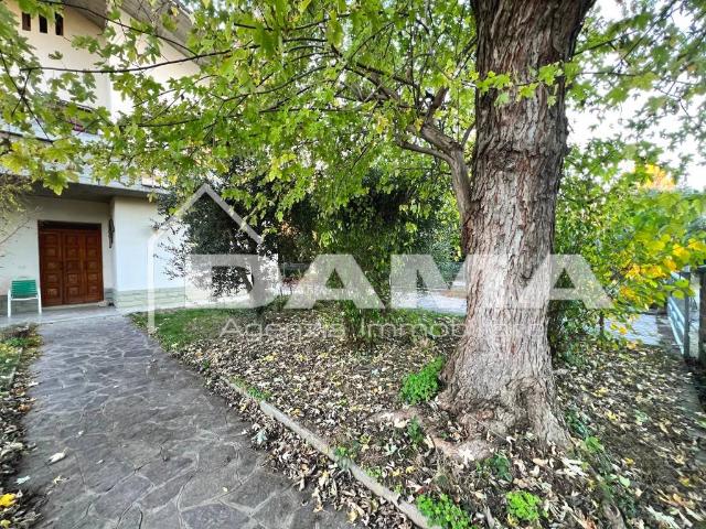 Villa Indipendente in vendita a Unione di Comuni della Romagna Forlivese, Quattro