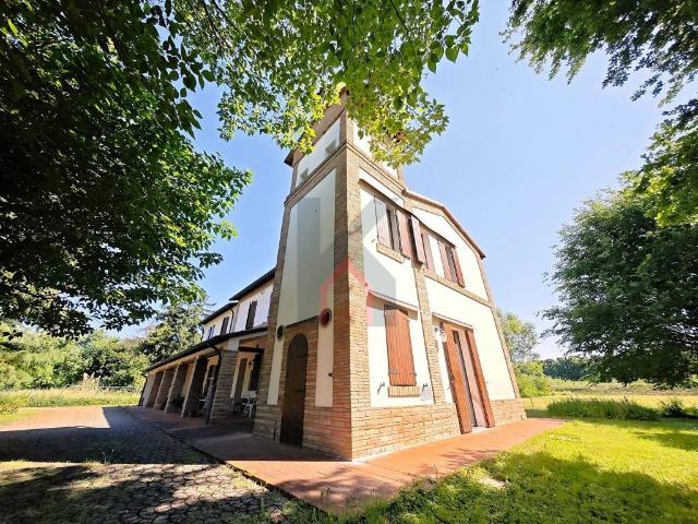 Villa Indipendente in vendita a Unione di Comuni della Romagna Forlivese, Quattro