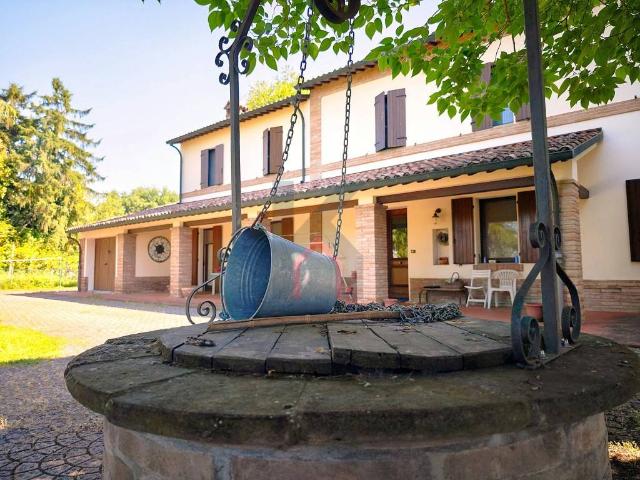 Villa Indipendente in vendita a Unione di Comuni della Romagna Forlivese, Quattro