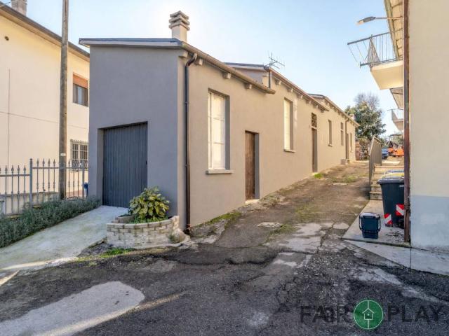 Villa Indipendente in vendita a Unione di Comuni della Romagna Forlivese, Quattro