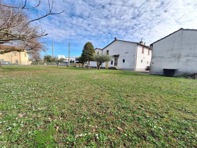 Villa Indipendente in vendita a Unione di Comuni della Romagna Forlivese, Quattro