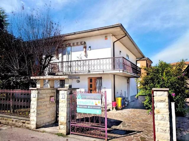 Villa Indipendente in vendita a Unione di Comuni della Romagna Forlivese, Quattro