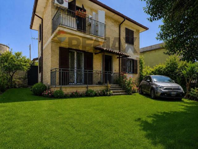 Villa Indipendente in vendita a Roma Capitale, Lazio