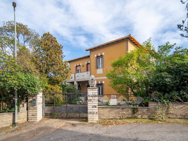 Villa Indipendente in vendita a Roma Capitale, Lazio