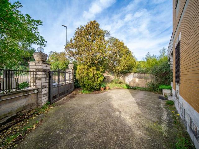 Villa Indipendente in vendita a Roma Capitale, Lazio