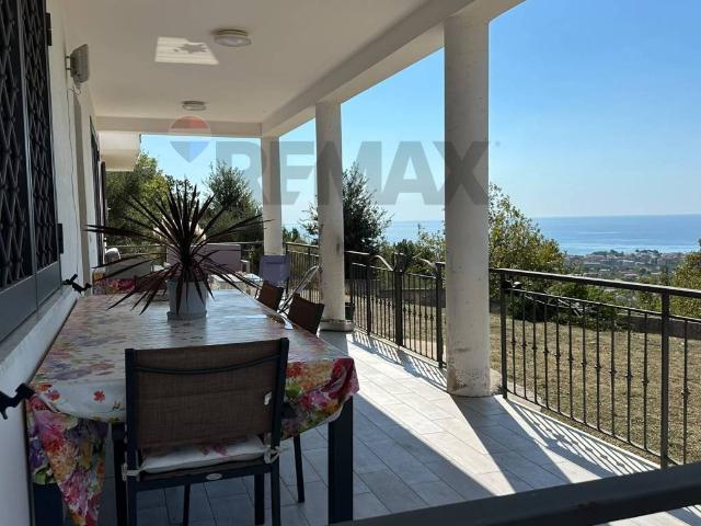 Villa Indipendente in vendita a Maranola, Formia