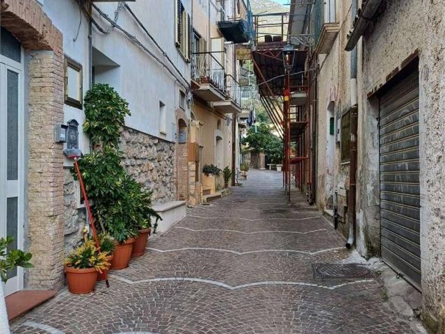 Villa Indipendente in vendita a Formia, Lazio