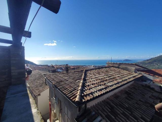 Villa Indipendente in vendita a Formia, Lazio