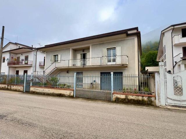 Villa Indipendente in vendita a Formicola, Campania