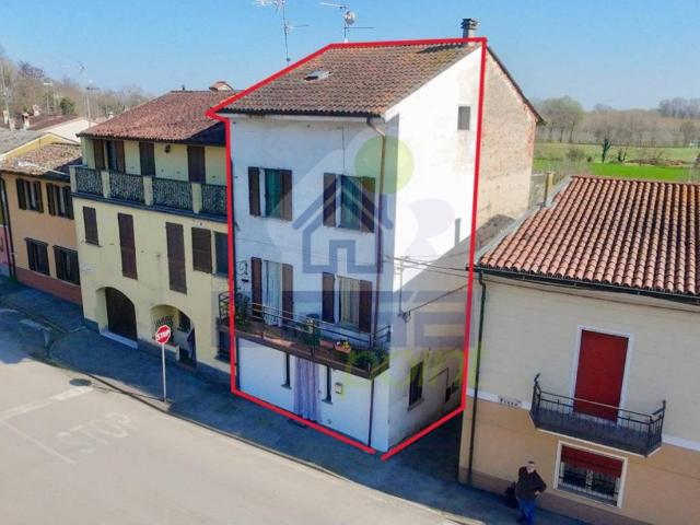 Villa Indipendente in vendita a Formigara, Lombardia