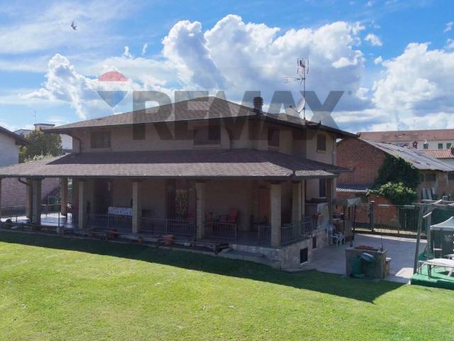 Villa Indipendente in vendita a Piemonte, Vercelli