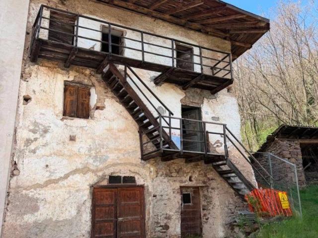 Villa Indipendente in vendita a Comunità Alta Valsugana e Bersntol, Fornace