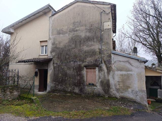 Villa Indipendente in vendita a Fornovo Di Taro, Reggio Emilia