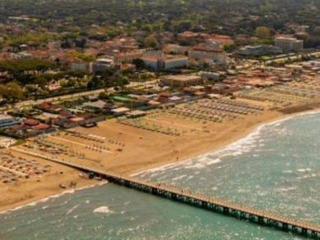 Villa Indipendente in vendita a Vittoria Apuana, Forte Dei Marmi