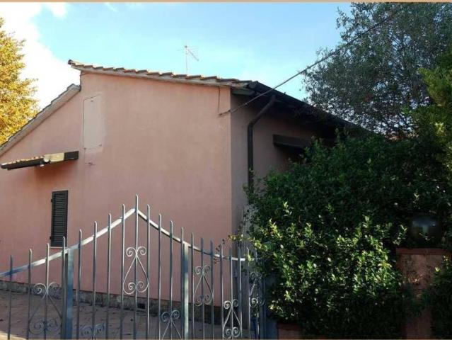 Villa Indipendente in vendita a Vittoria Apuana, Forte Dei Marmi