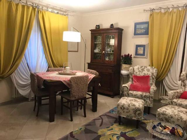 Villa Indipendente in vendita a Roma Imperiale, Forte Dei Marmi