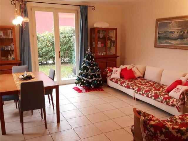 Villa Indipendente in vendita a Roma Imperiale, Forte Dei Marmi