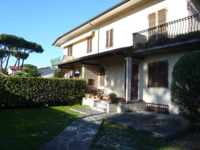 Villa Indipendente in vendita a Vittoria Apuana, Forte Dei Marmi