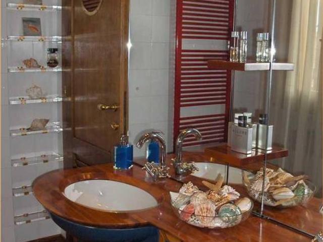 Villa Indipendente in vendita a Roma Imperiale, Forte Dei Marmi